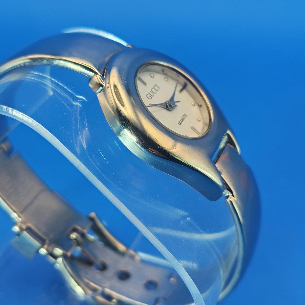 Vintage 1990 GUCCI Bangel Swiss Made Women's Quartz Luxury Watch SS Strap Resto - Picture 3 of 13